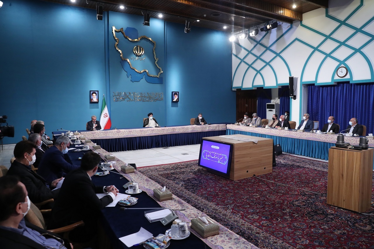 اصناف کمک کنند تا جلوی گران‌فروشی را بگیریم