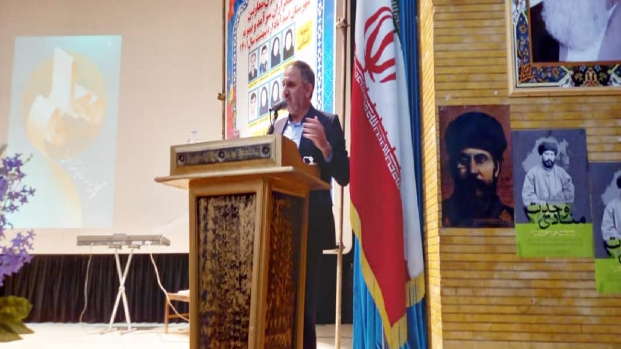 تلاش می کنیم کادر اداری نیز در طرح رتبه بندی معلمان قرار گیرند