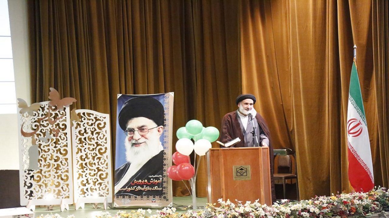 نقش مهم معلمان در تربیت دانش‌آموزان و آینده آن‌ها