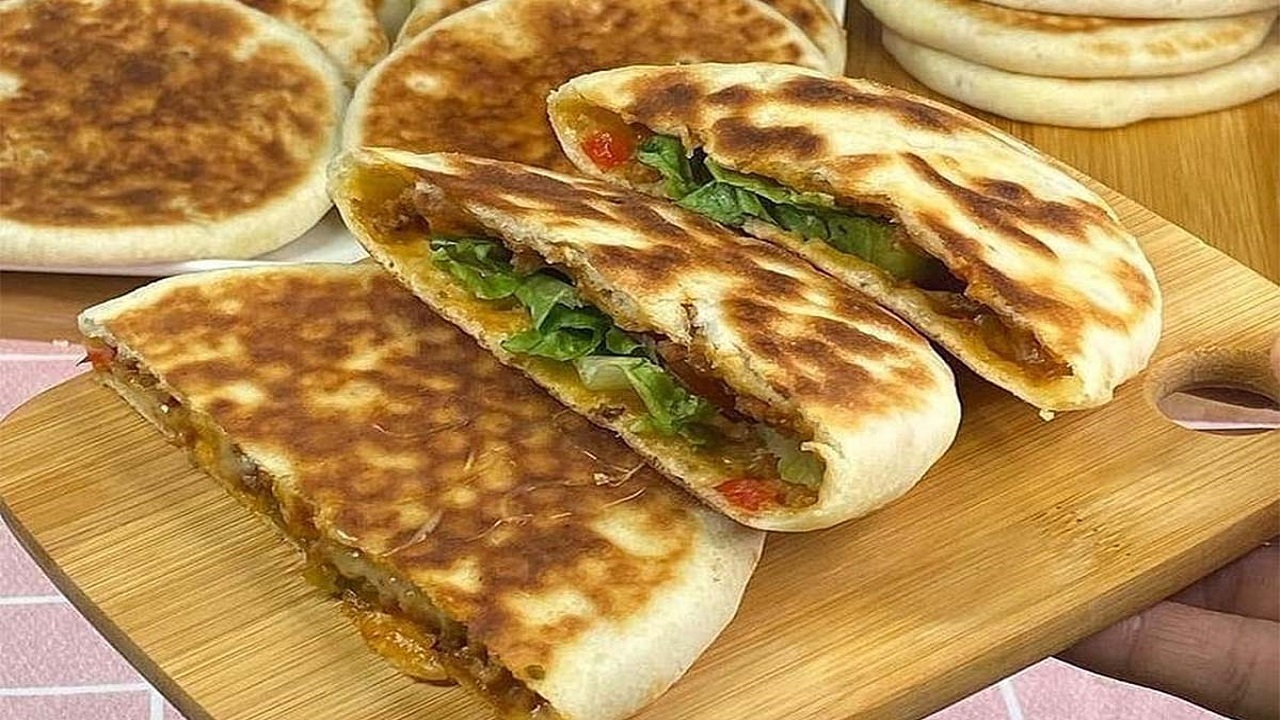 طرز تهیه نان شکم پر + فیلم
