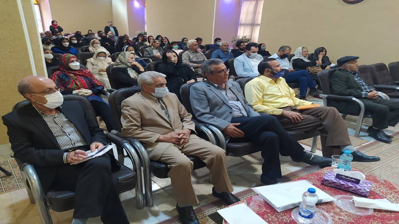 در محفل شعر، درختان شاعر می‌شوند