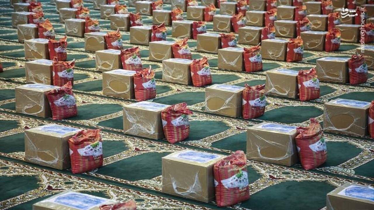 توزیع بیش از ۱۲۰ بسته معیشتی بین نیازمندان کاشمر + فیلم