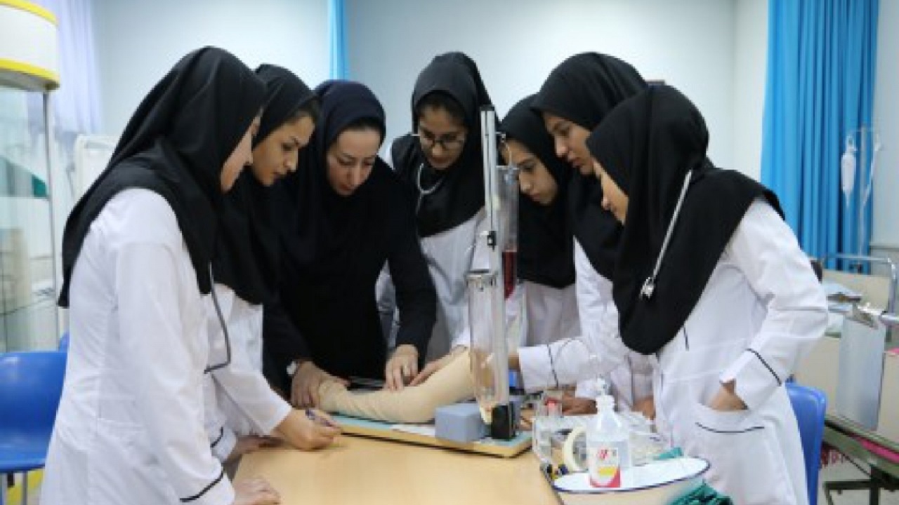 دانشجویان مامایی باید زایمان فیزیولوژیک را آموزش ببینند