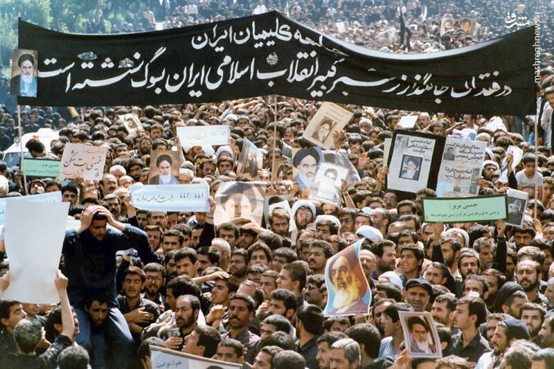 نمایش &laquo;زیر پای ۶۸&raquo;؛ روایتی از حاضران در تشییع جنازه امام خمینی