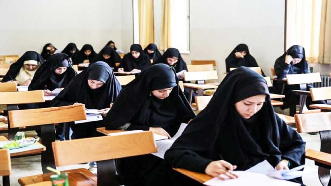 تحصیل ۱۵۰ بانوی طلبه در استان ایلام