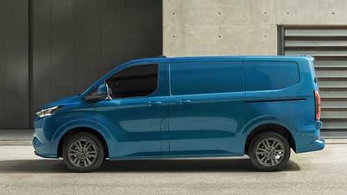 فورد E-Transit سفارشی ۲۰۲۳ با حداکثر برد ۳۸۰ کیلومتر معرفی شد