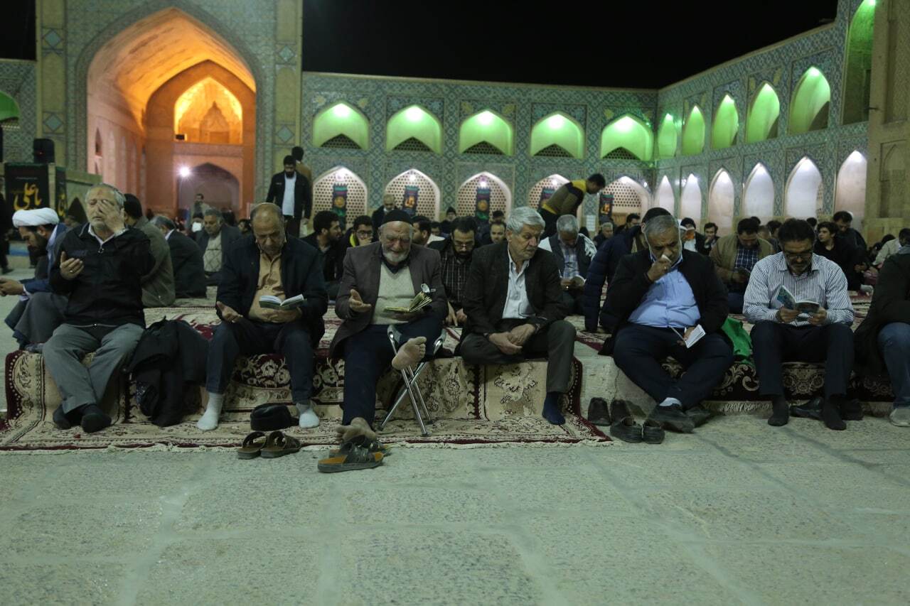 دعای ابوحمزه ثمالی در مسجد جامع اصفهان طنین اندار شد + تصاویر
