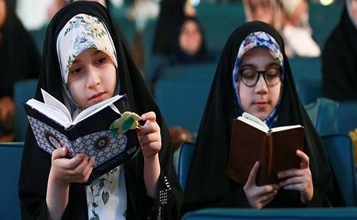 اینجا آیه&zwnj;های قرآن در زندگی هاست نه در تاقچه&zwnj;ها