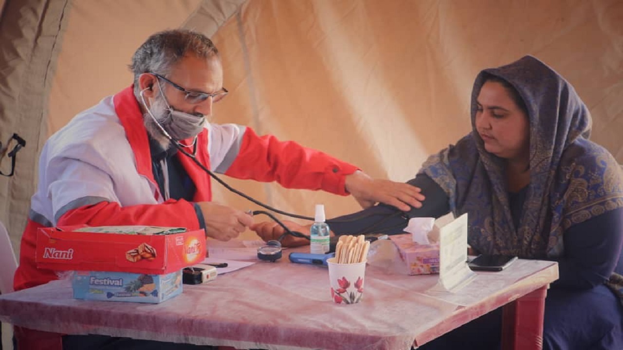 اعزام گروه بهداشت هلال احمر به روستای قیزلر گنبدکاووس