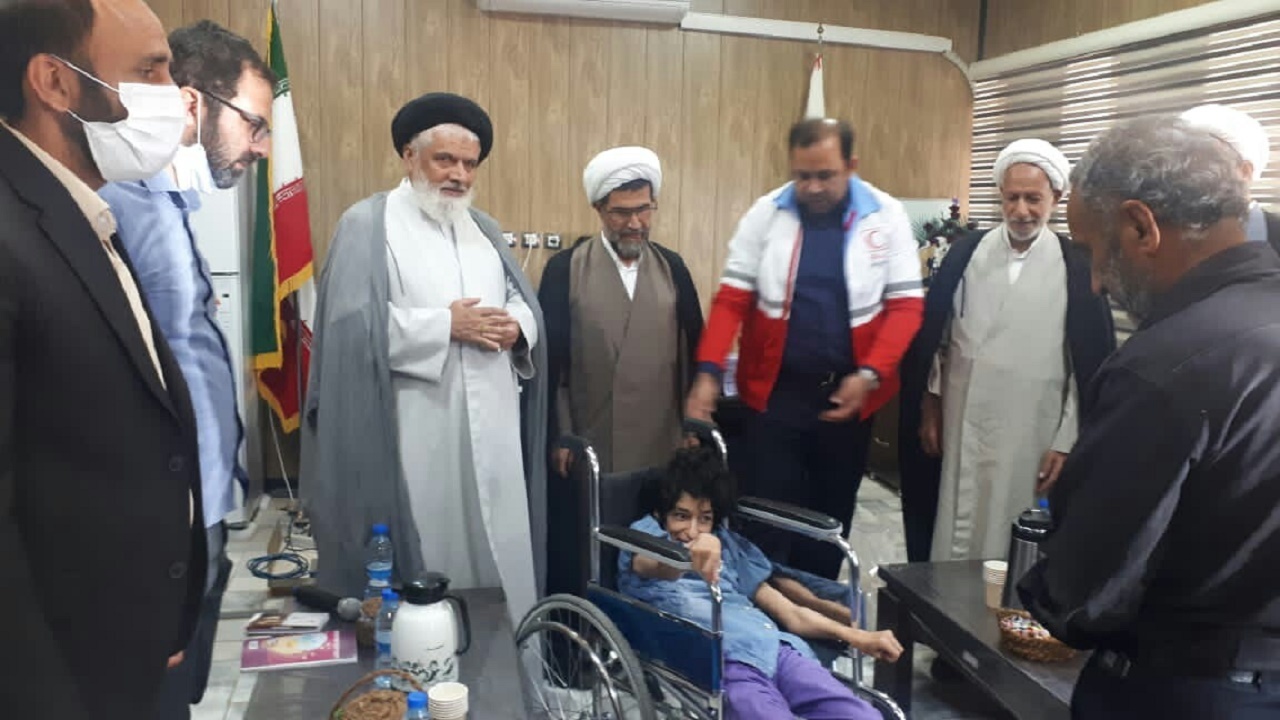 توزیع ۱۵ ویلچر بین بیماران نیازمند شهداد