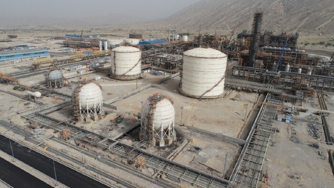 سنگ تمام مهندسان ایرانی در طراحی، احداث و نصب تجهیزات پتروشیمی گچساران