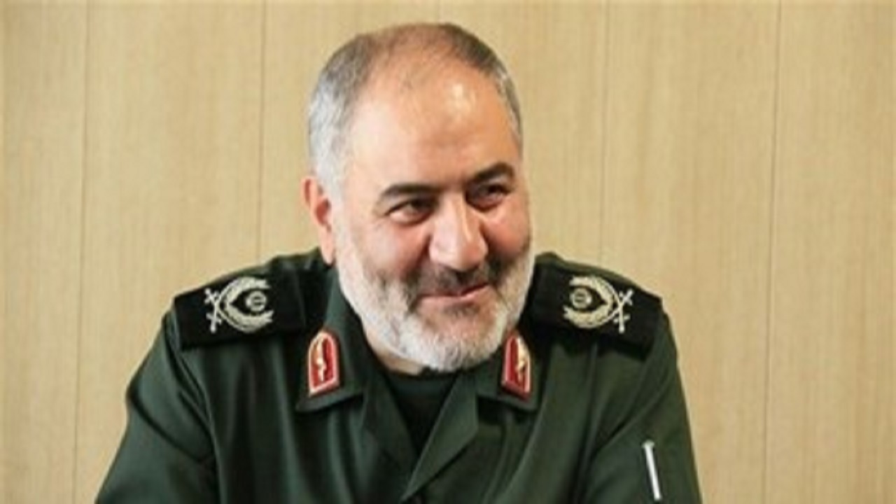 نیرو‌های مسلح با تمام توان برای حل مشکلات اقتصادی مردم همراه دولت است