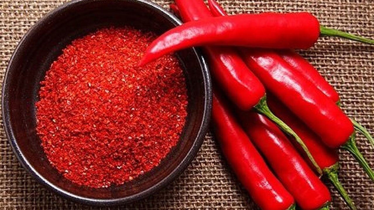 چند مورد از خواص فلفل تند برای بدن + فیلم