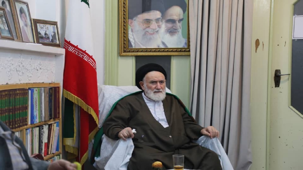 آموزش نیروها در اولویت برنامه های هلال احمر باشد