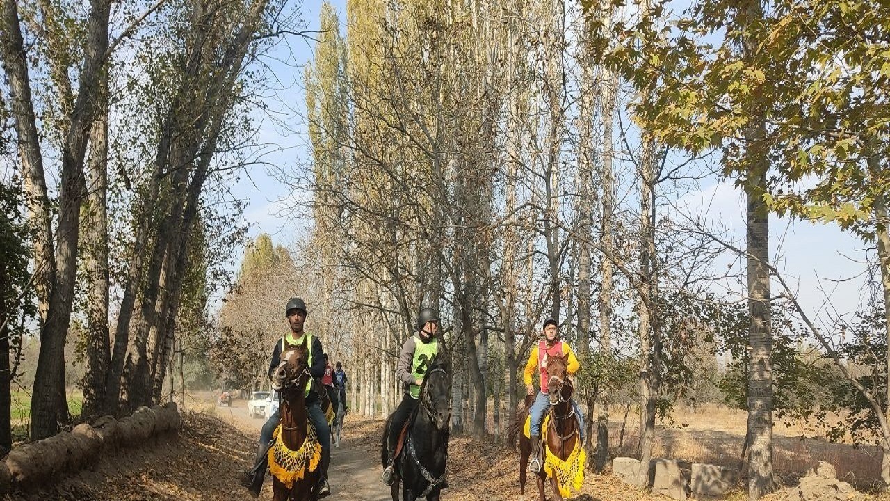 ایجاد پیست سوارکاری در عجب شیر