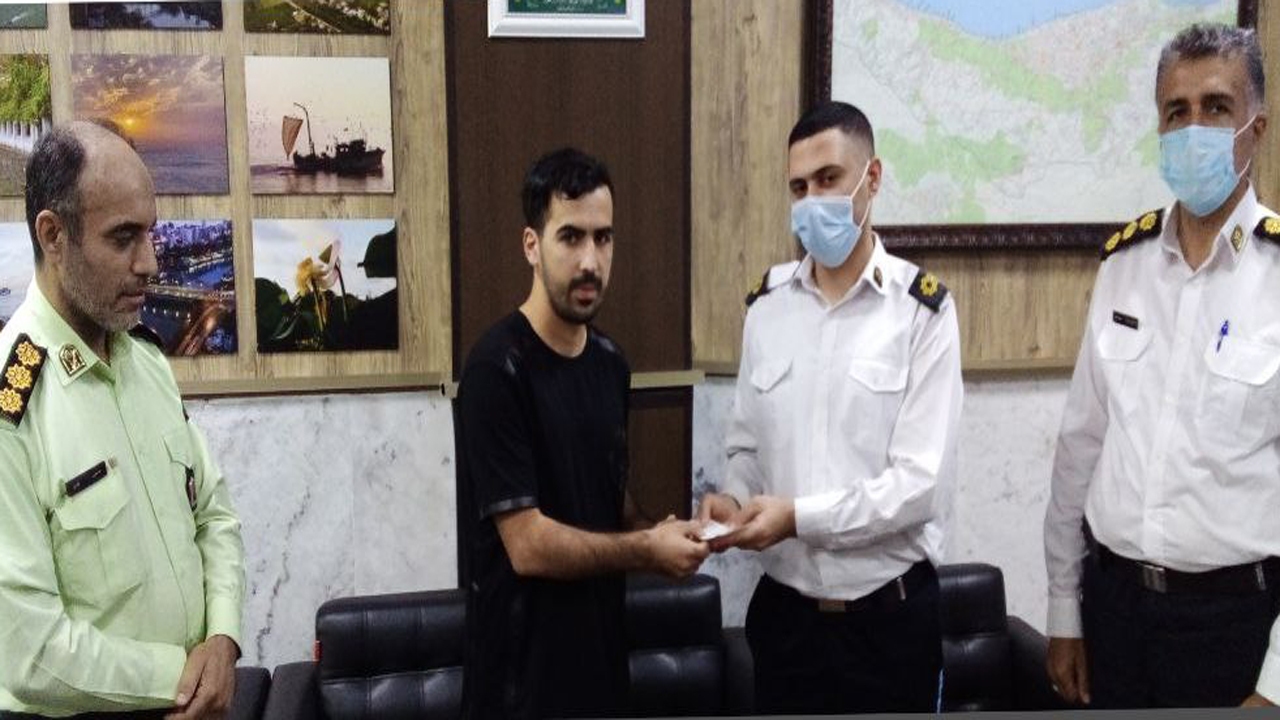 برگرداندن چک گمشده ۲ میلیارد ریالی توسط سرباز وظیفه شناس