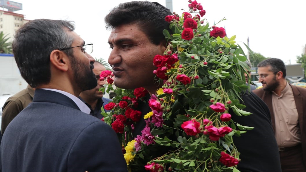 استقبال از آتش نشان قهرمان