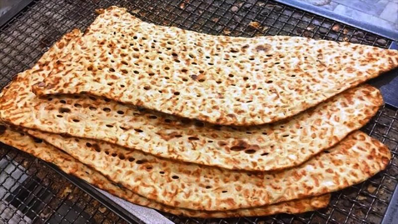 کم فروشی در صدر تخلفات نانوایی‌ها در کیش