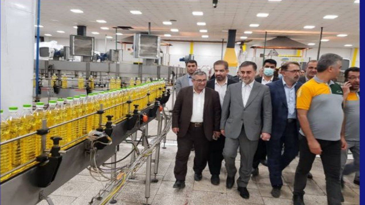 توزیع شبانه روغن‌های خوراکی یک کارخانه روغن کشی