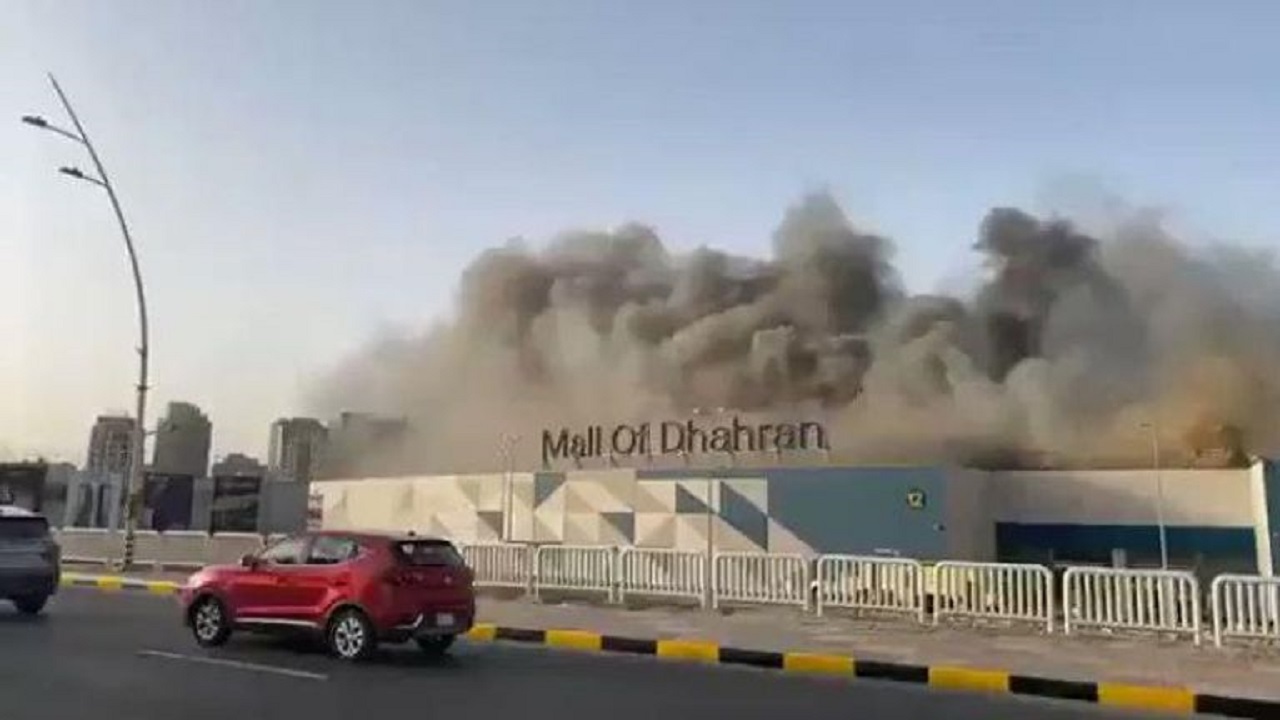 آتش سوزی گسترده در یک مجتمع تجاری در عربستان+ عکس و فیلم