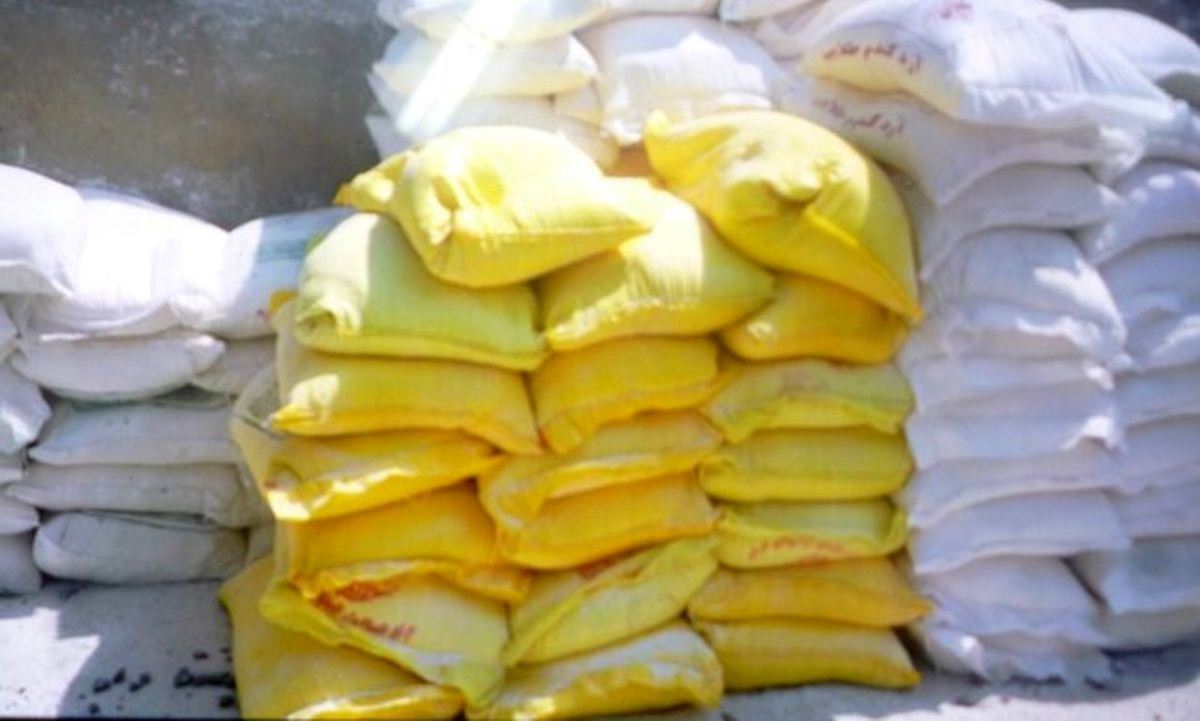 کشف انبار آرد احتکاری در میناب
