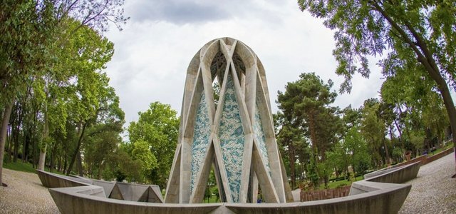 مقبره خیام نیشابوری در نیشابور