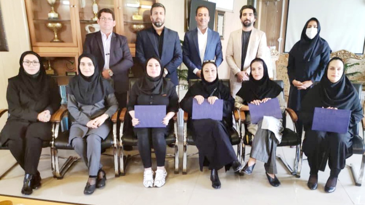 تجلیل از رئیس برتر هیئت های ورزشی شهرستان شیراز