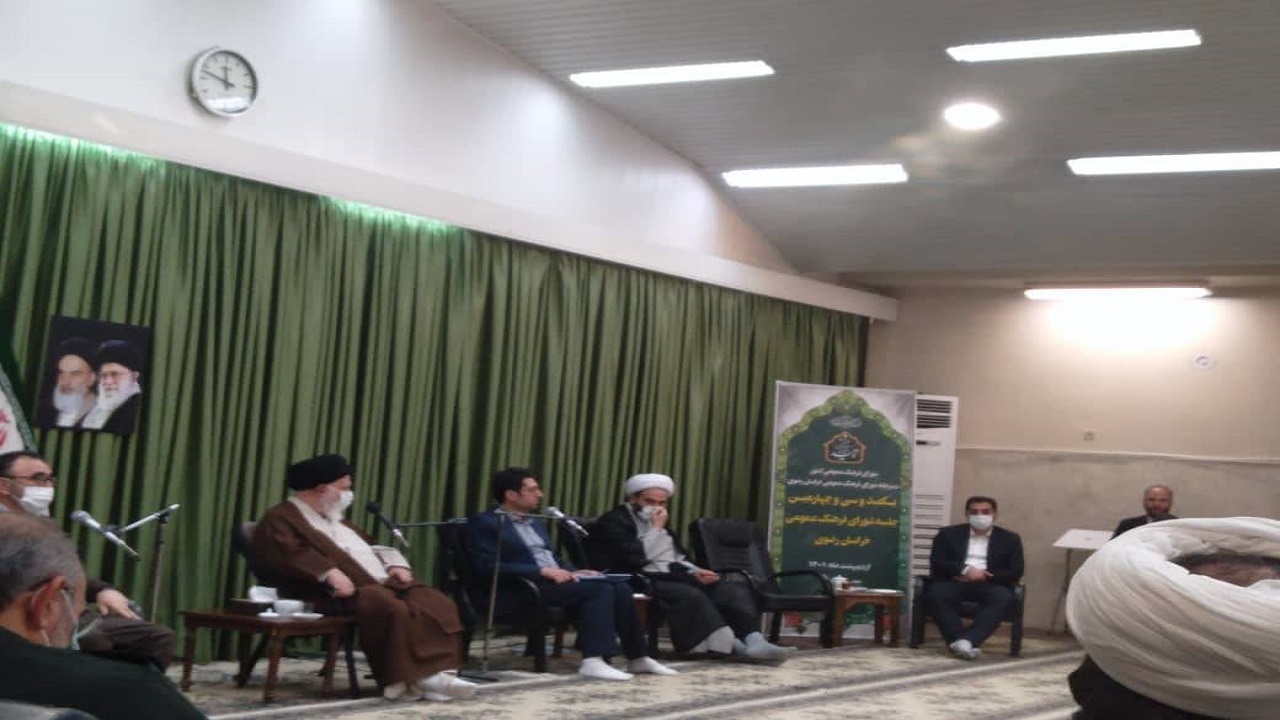 فردوسی فردی حکیم و شاهنامه دیوان کاملی از حکمت است