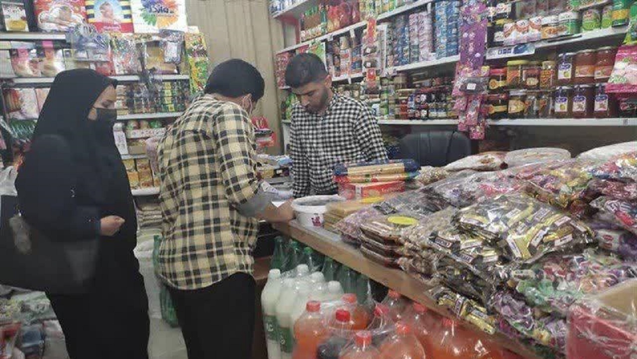 تعزیرات حکومتی با هر گونه گرانفروشی و احتکار برخورد قاطع می‌کند