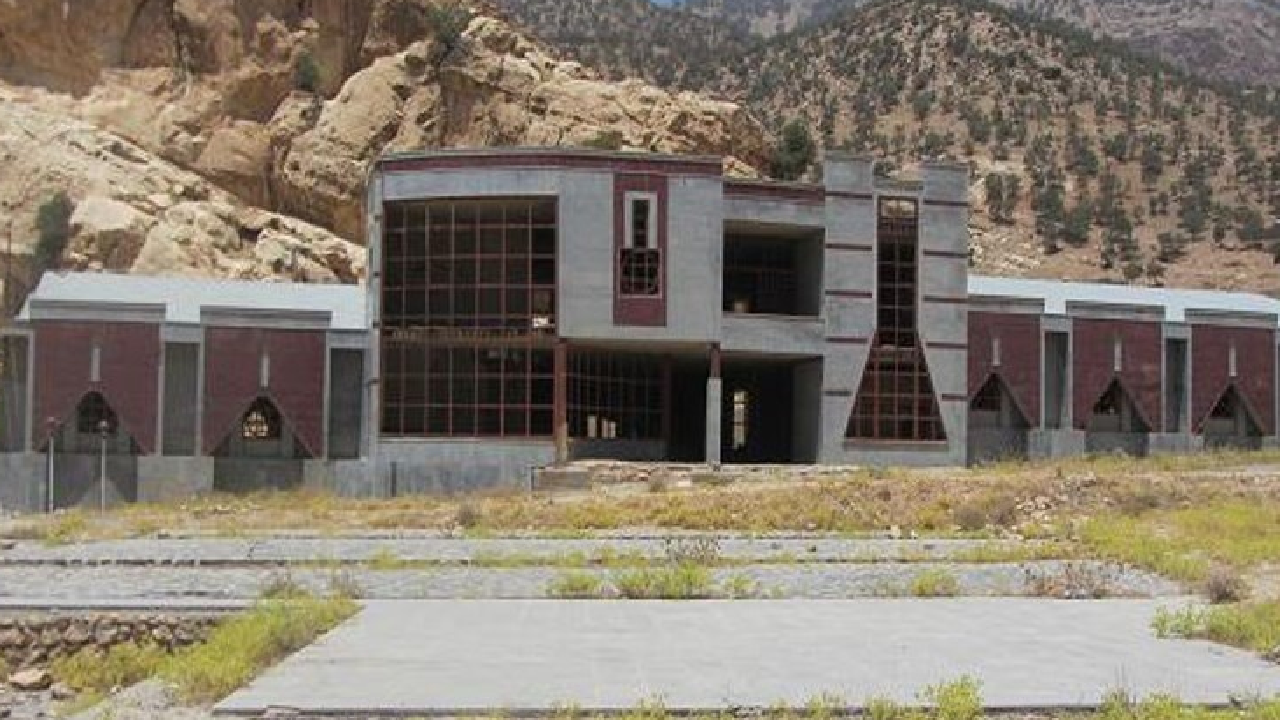 قصور در تکمیل فرهنگ سرای ارغوان ایلام