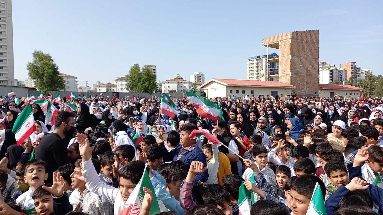 طنین انداز شدن سرود سلام فرمانده در بابلسر + فیلم و تصاویر