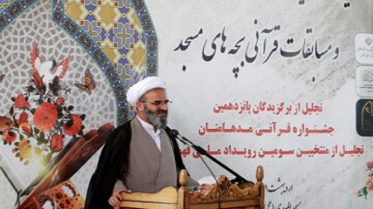 تجلیل از ۲۲ برگزیده پانزدهمین جشنواره قرآنی مدهامتان سمنان