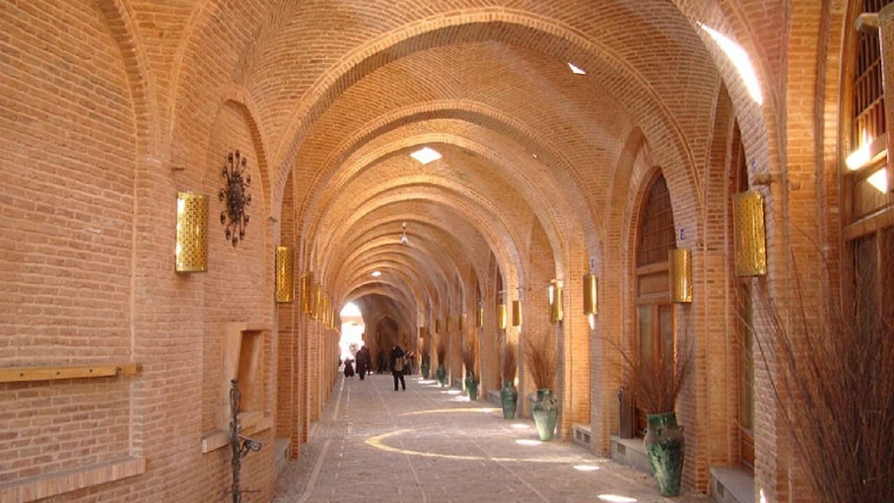 با قدم زدن در کاروانسرای سعدالسلطنه به قعر تاریخ بروید + فیلم