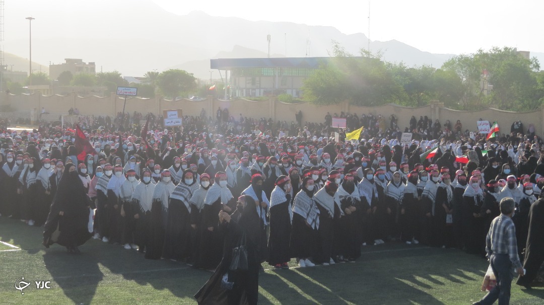 برگزاری سرود سلام فرمانده در کازرون 