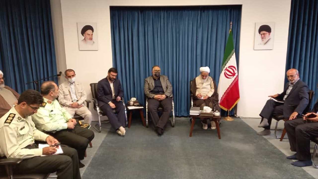 ترویج عفاف و حجاب به صورت مردمی انجام شود