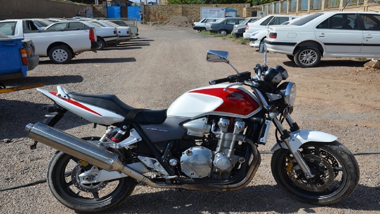 توقیف موتور سیکلت ۱۰۰۰ سی سی در کلاردشت