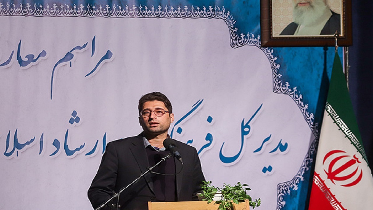محور تعاملات فرهنگی مساجد بر اساس قرآن باشد