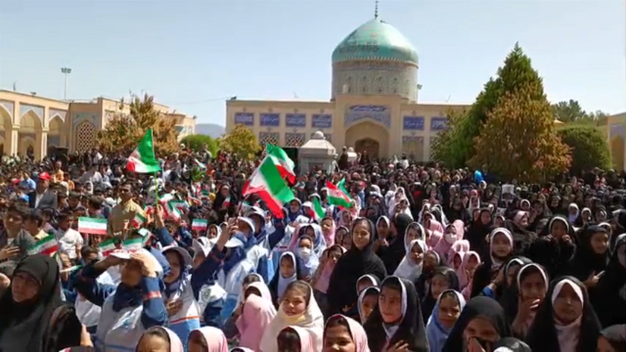 دانش آموزان کاشمری به پویش سلام فرمانده پیوستند + فیلم