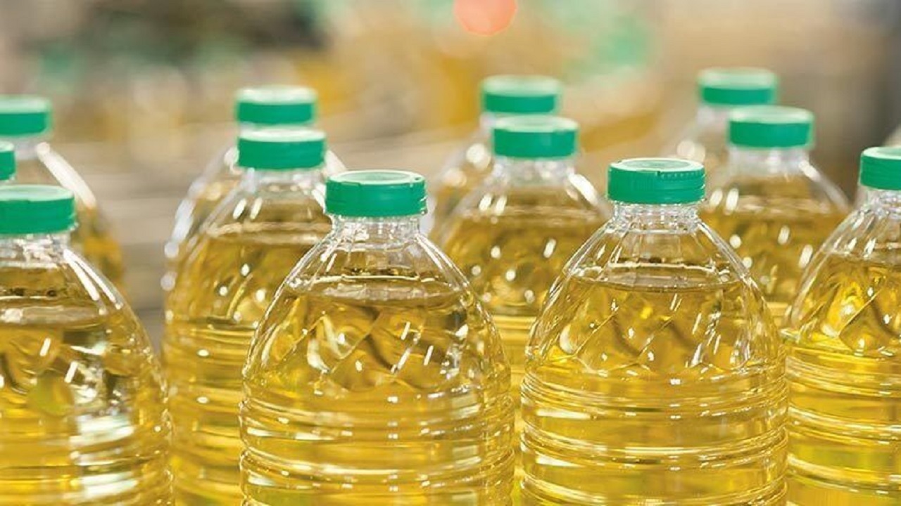 کشف بیش از ۱۰ تن روغن مایع و کالای اساسی احتکار شده در اردبیل
