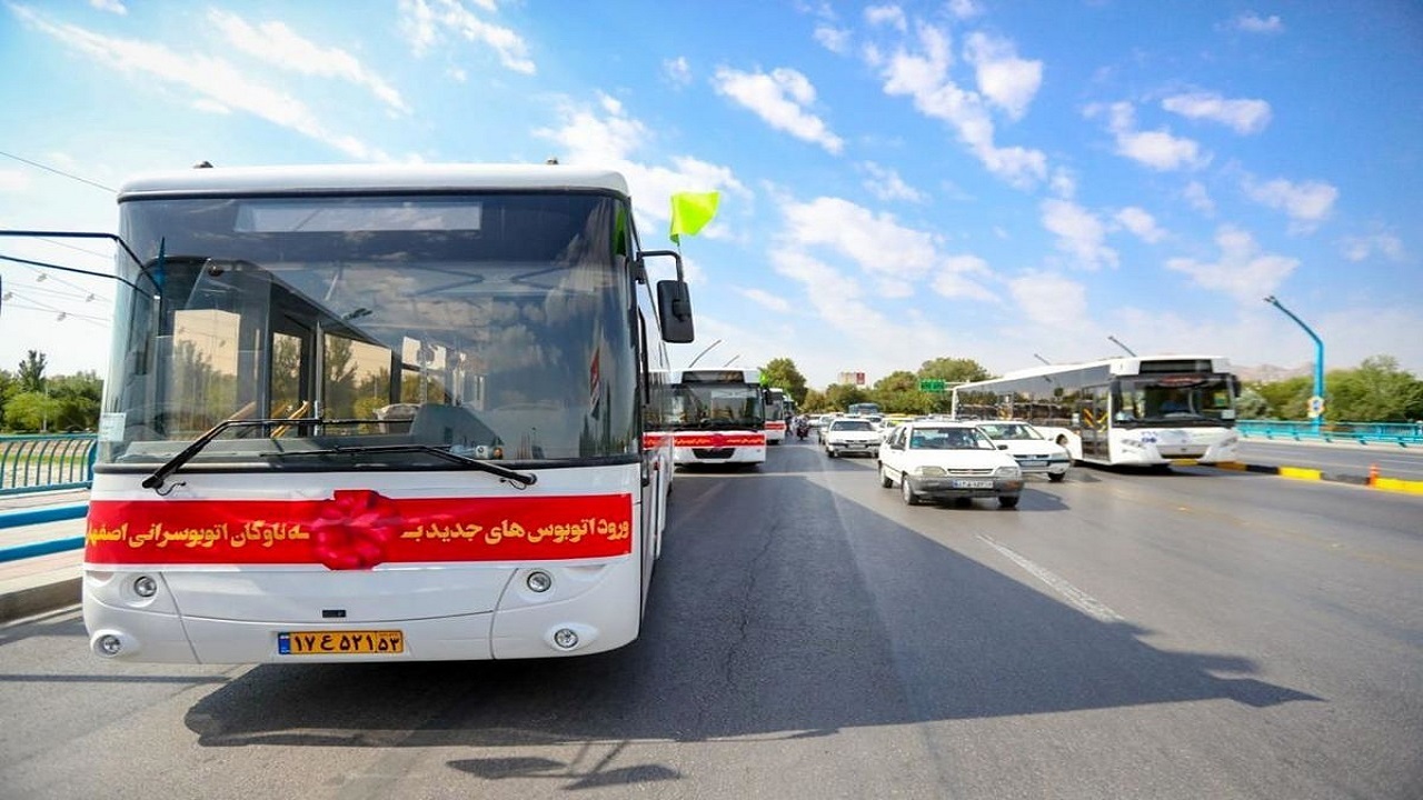 عمر اتوبوس‌های کلانشهر اصفهان بیشتر از ۱۰ سال است