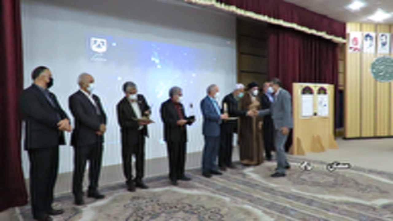 قدردانی از اساتید برتر در دانشگاه سمنان