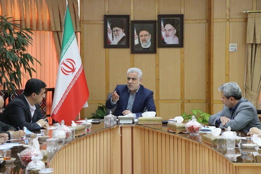 مسئولان برای اجرای صحیح مردمی کردن اقتصاد، در کنار ملت هستند