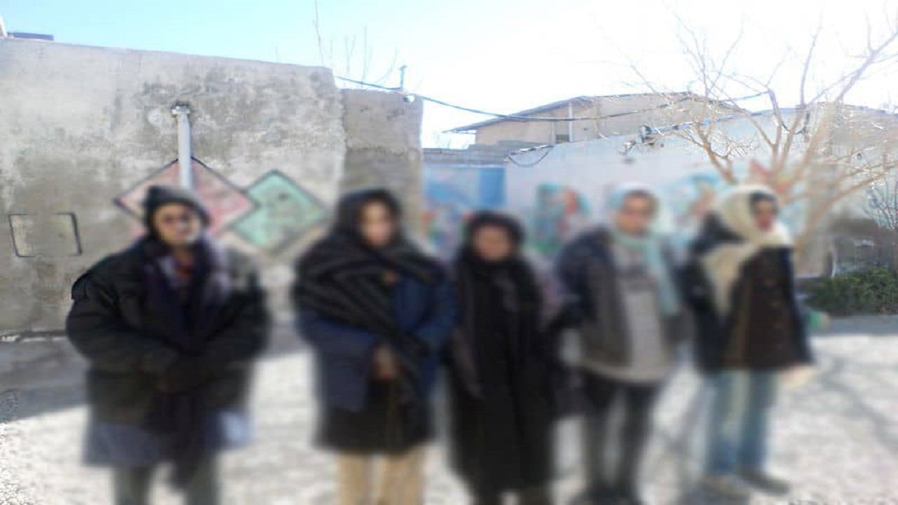 جمع آوری ۱۱ معتاد متجاهر خانم درکرج