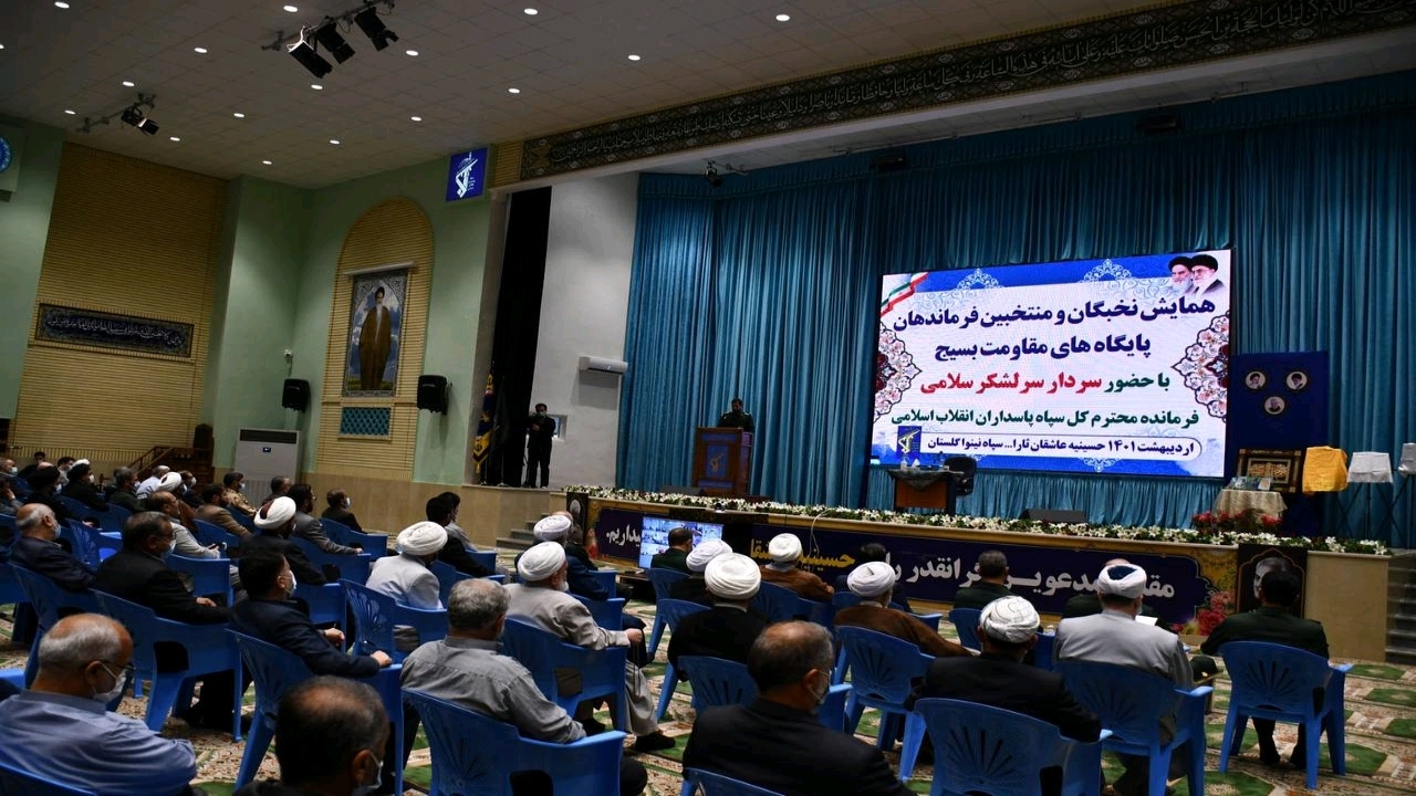 نا اُمیدی دشمن از همراه کردن ملت ایران