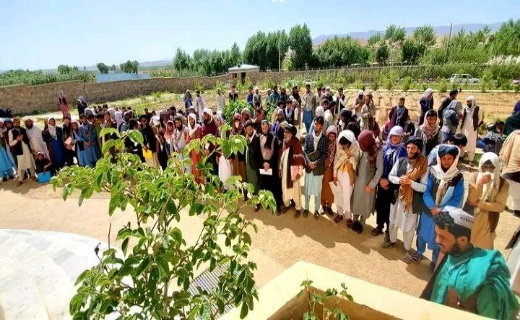 روند توزیع فورم های آزمون معلمین و مامورین در غور آغاز شد + تصاویر