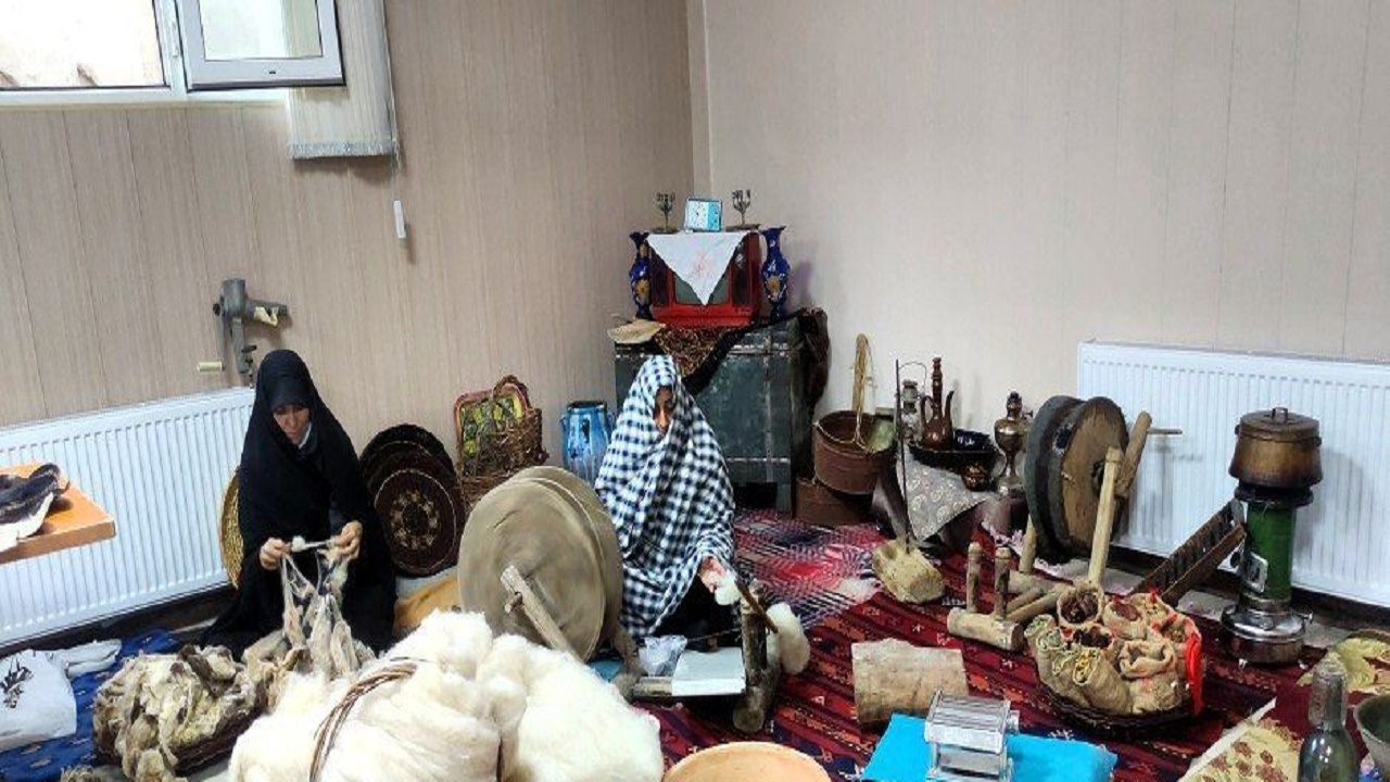 دومین جشنواره استانی تٸاتر خیابانی و محصولات فرهنگی هنری سردرود