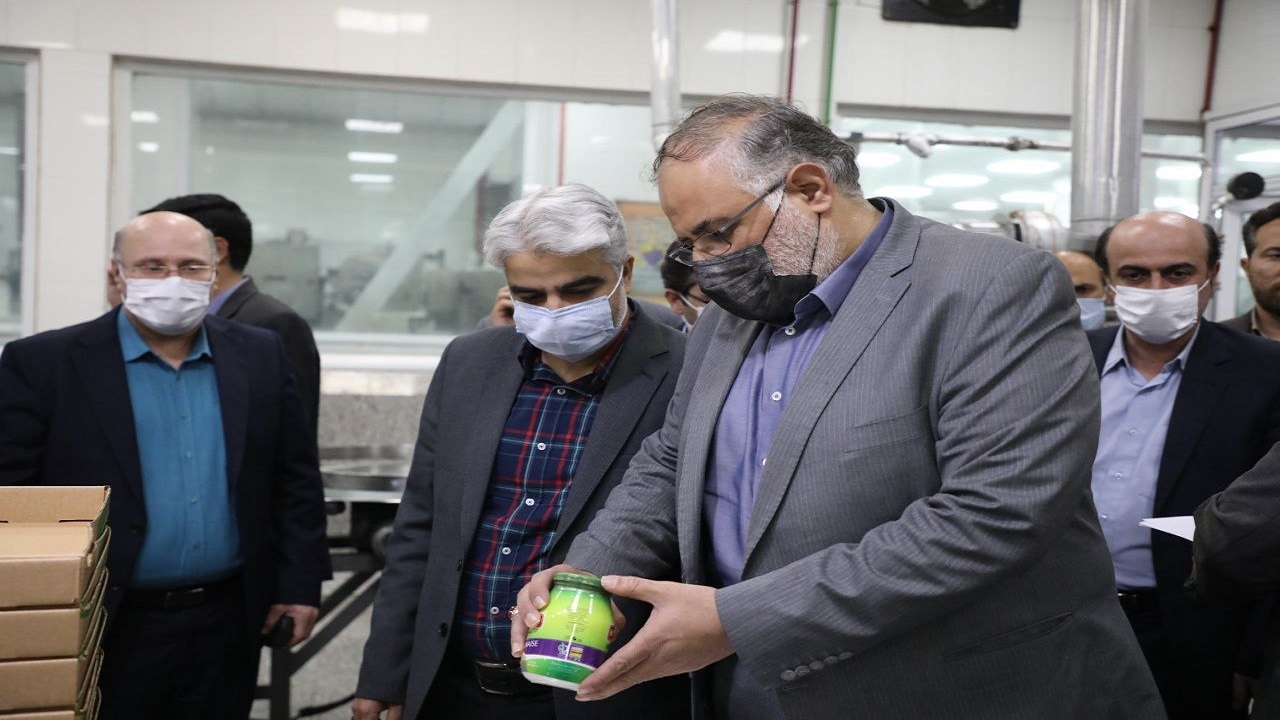 بازدید استاندار قزوین از یک واحد تولیدی