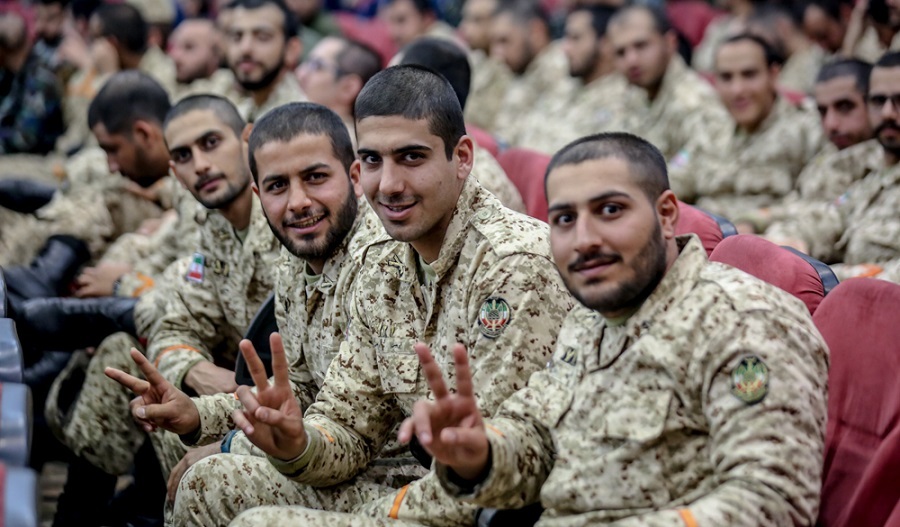 بخش قابل توجهی از نخبگان وظیفه جذب ارتش می‌شوند