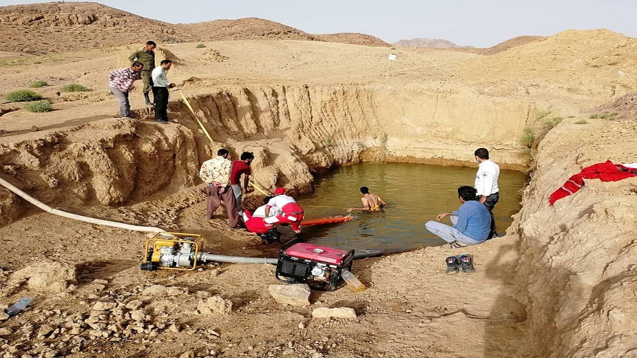 فرد ۶۴ ساله در استخر غرق شد