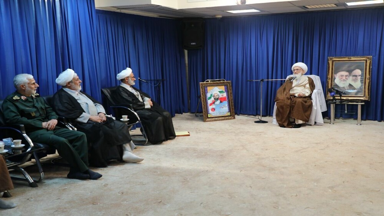 دیدار نماینده ولی فقیه در سپاه با آیت الله نوری همدانی